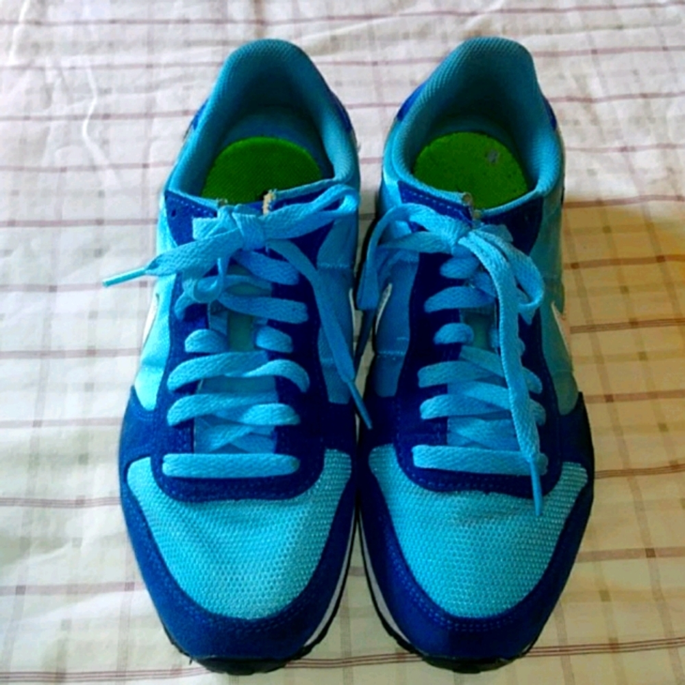 Nike sport shoes